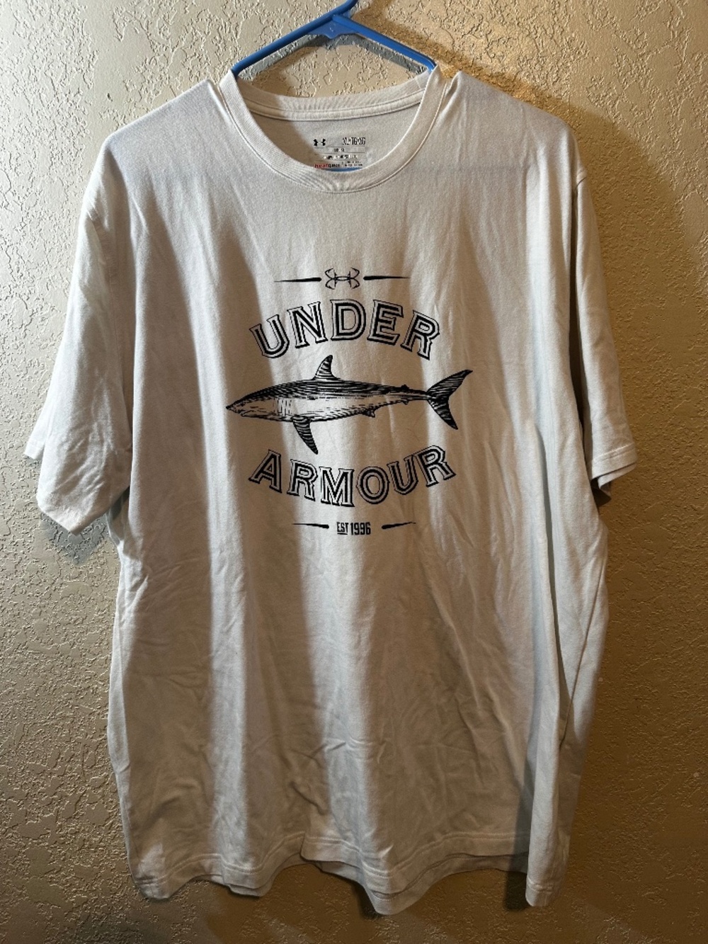 NWOT Men's Under Armour Heat Gear Fish Graphic Tee Shirt